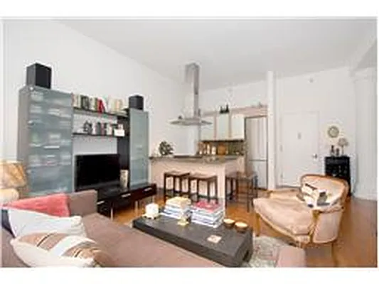 Rented by Douglas Elliman | media 8
