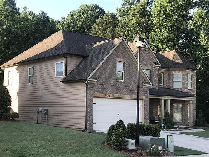 2nd image of 1818 Great Shoals Cir