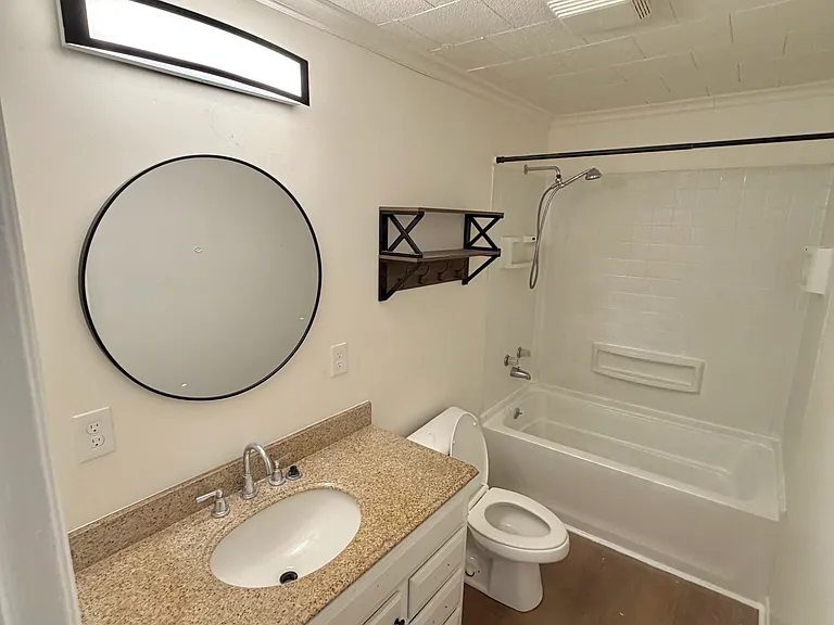 1002 S Hickory St — Photo 6