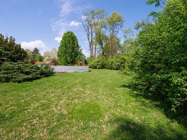 333 S Meadowbrook Dr — Photo 31