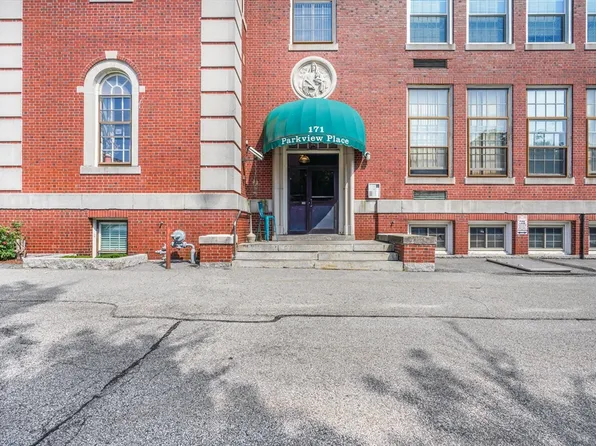 171 Ogrady St #205, Fall River, MA 02720