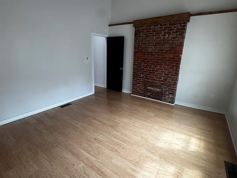 311 E 17th Ave — Photo 14