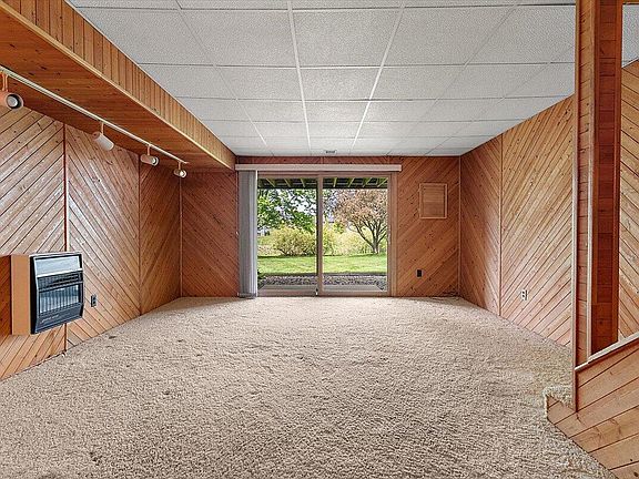 4th image of 4823 Meadowview Ct