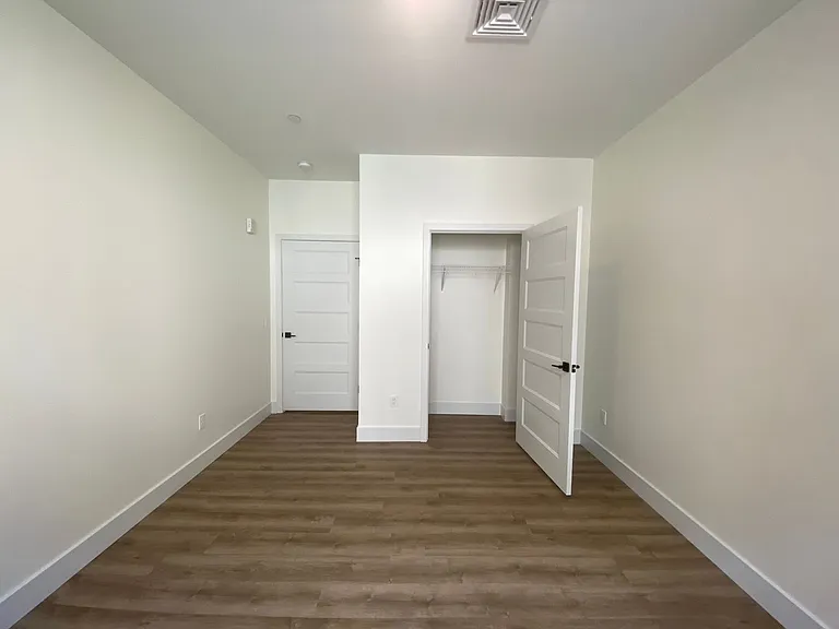 One Park Apartments — Photo 38