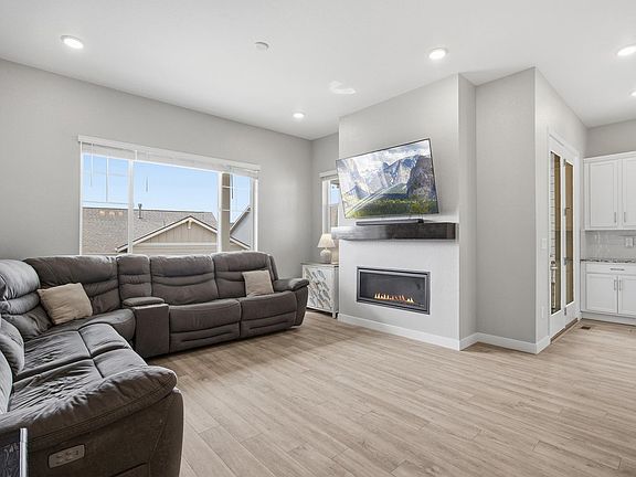 3rd image of 5118 Lake Trail Ct