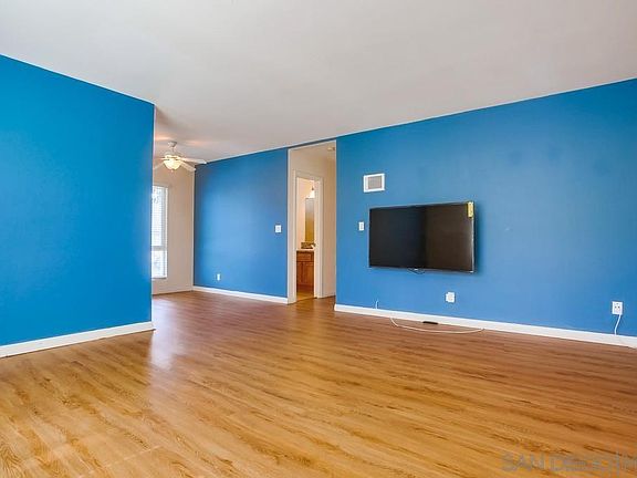 2nd image of 4346 52nd St Unit 12