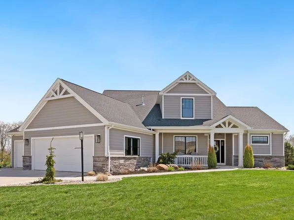 2016 Fairway Dr, Auburn, IN 46706