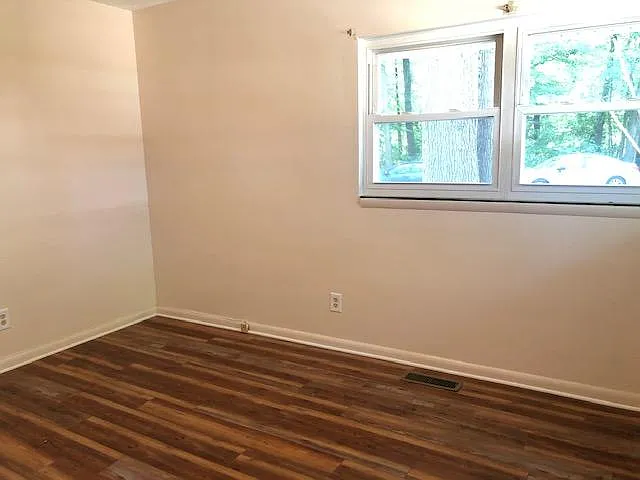 1387 Forest Glen Dr #2 — Photo 6