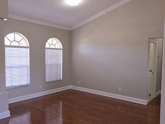 5th image of 12333 Loranza Ave