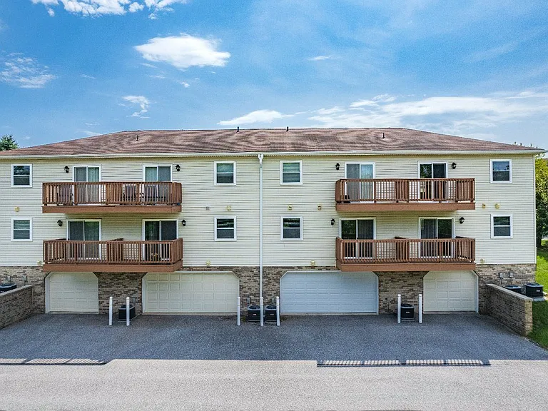 Apartments at Waterford — Photo 330