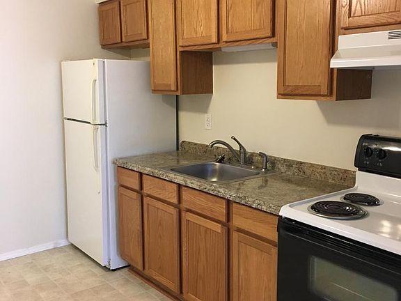 3rd image of 608 Patty Dr APT B
