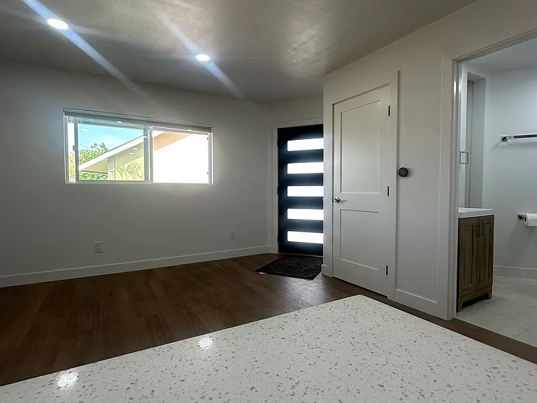 2253 E Oshkosh Ave #B — Photo 7