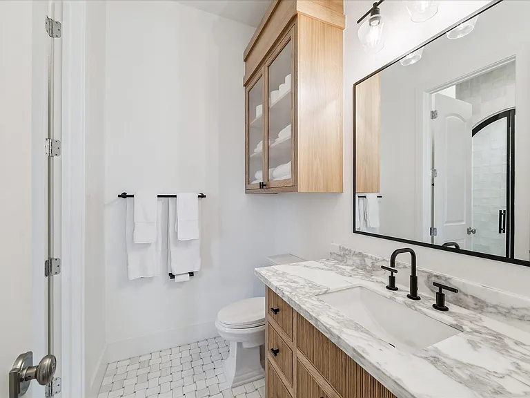 6114 Maxie St #B — Photo 24