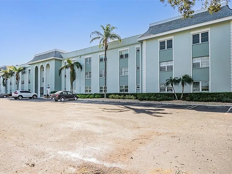 1706 Belleair Forest Dr #136 — Photo 38
