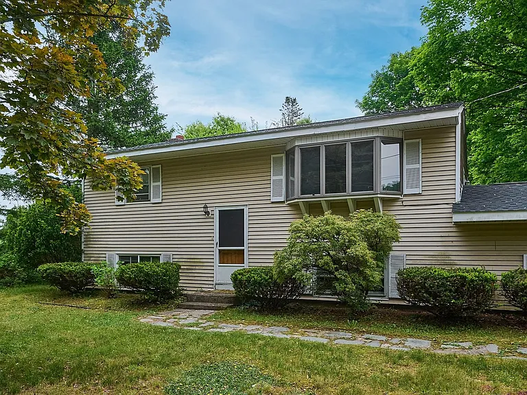 167 Rocky Hill Rd — Photo 3