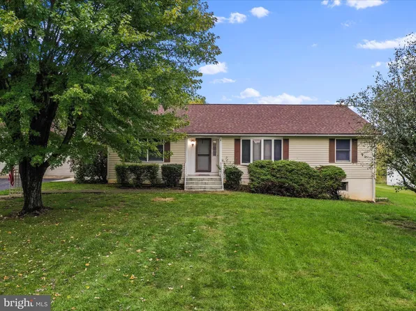 185 Pughs Ln, Woodstock, VA 22664