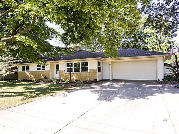 533 east drive-103