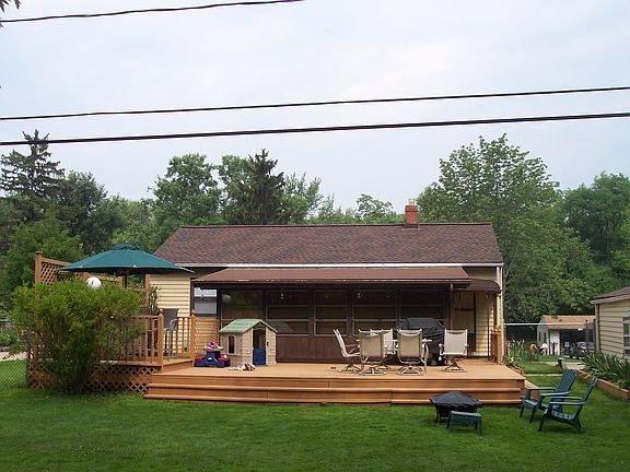 3rd image of 6883 Highland Dr