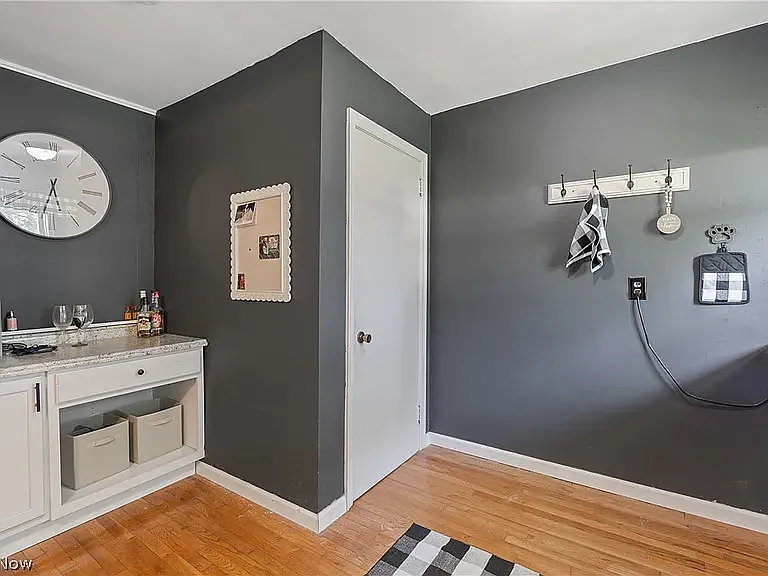 209 Grove Ave — Photo 11
