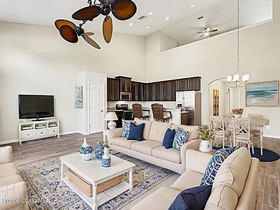 3rd image of 130 Redondo Dr
