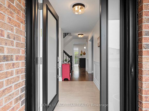 3rd image of 18 Valley Ridge St