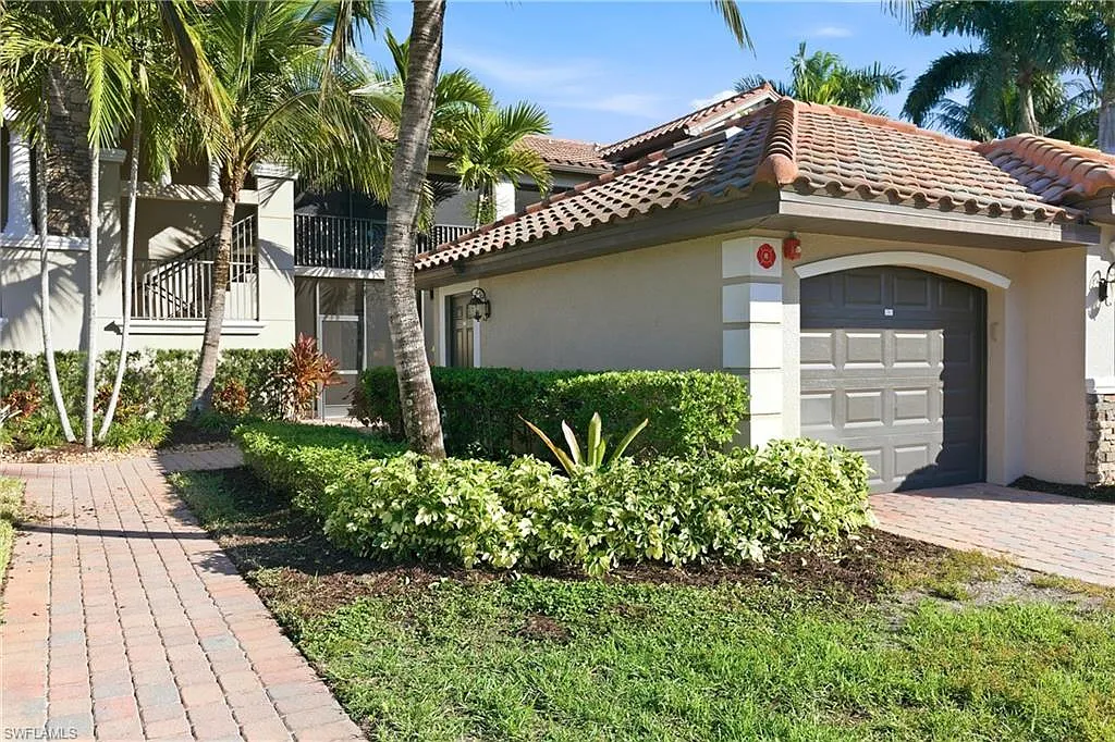 2 bed, 2.0 bath, 1454 sqft, $6,000 — Photo 3