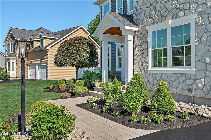 3rd image of 7 Pond View Drive