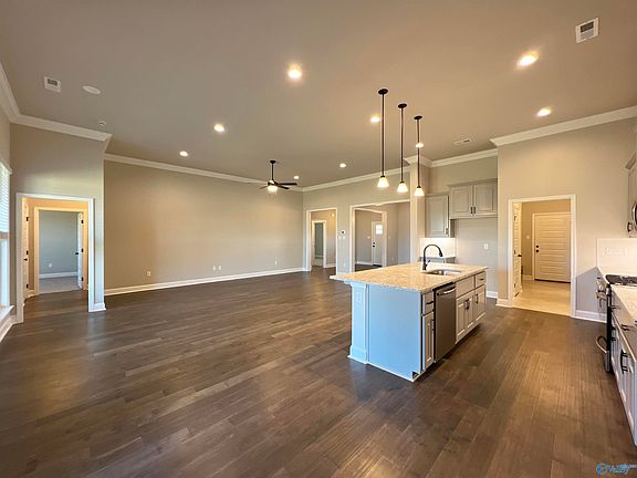 5th image of 214 Nellie Faye Ln