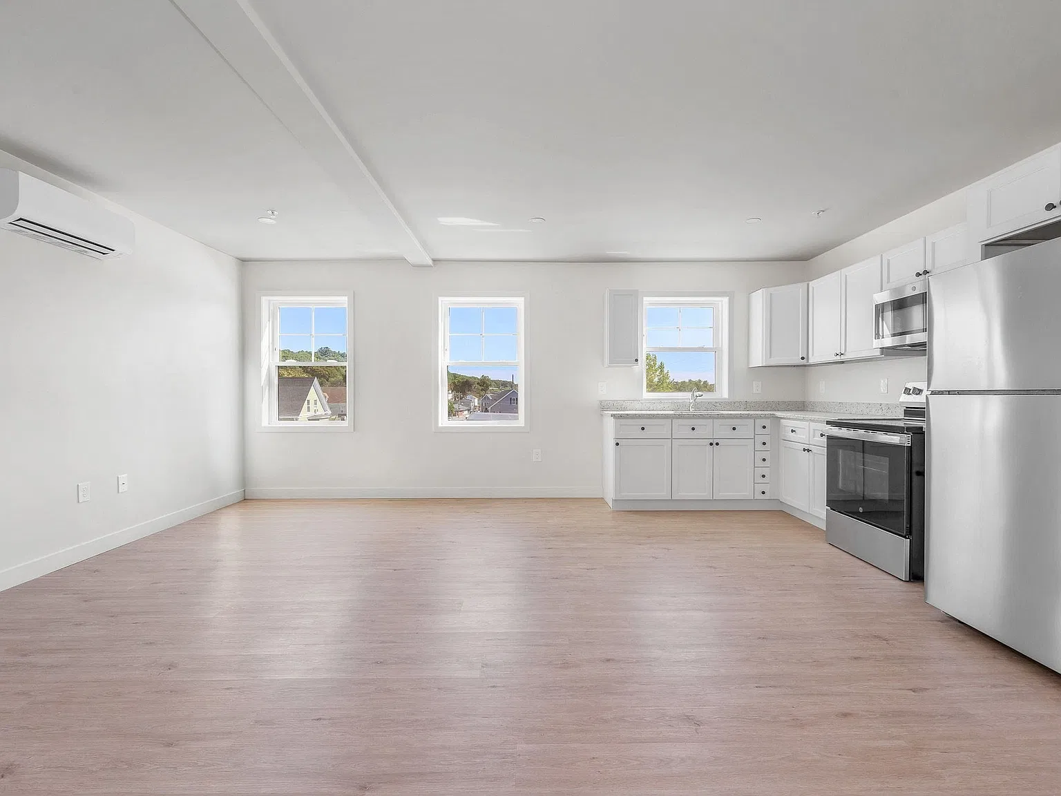 2 bed, 1.0 bath, 888 sqft, $2,300 — Photo 3