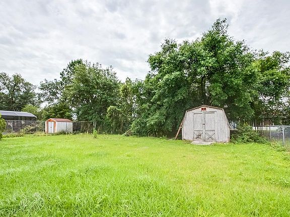 3rd image of 610 Estrada Ln