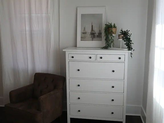 5th image of 528 Bond Ave