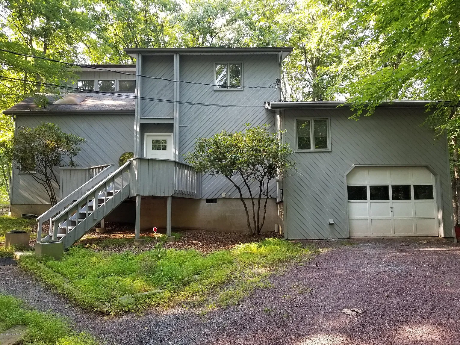 1271 Kensington Dr photo 1