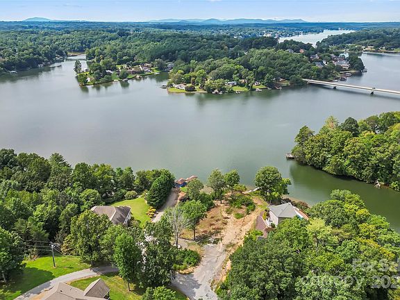 3rd image of 141 Williams Cove Ln