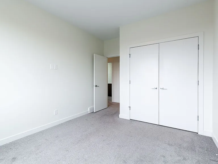 2438 29th Ave SW — Photo 32