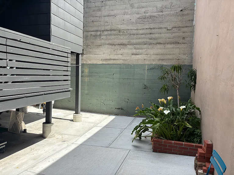 675 Clementina St — Photo 23