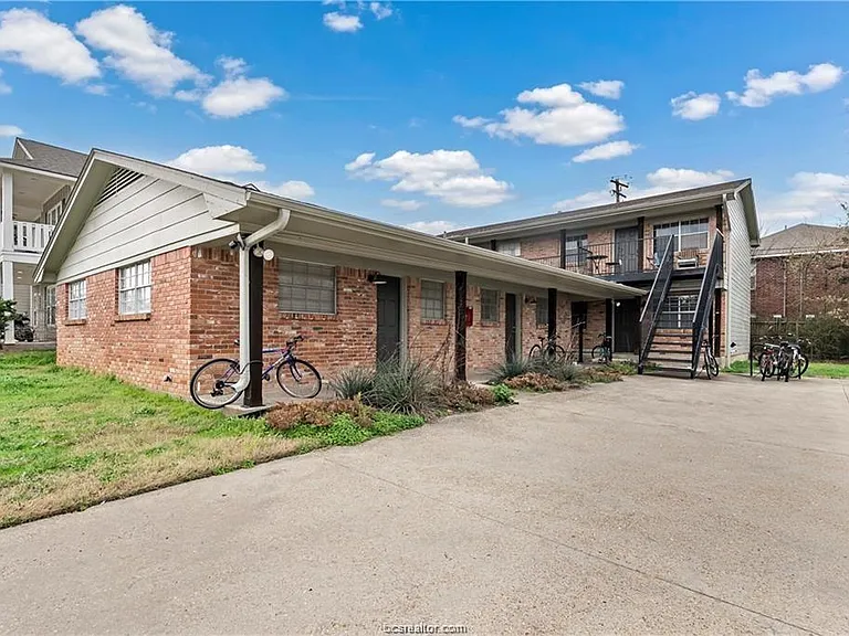 3906 Aspen St #E — Photo 1