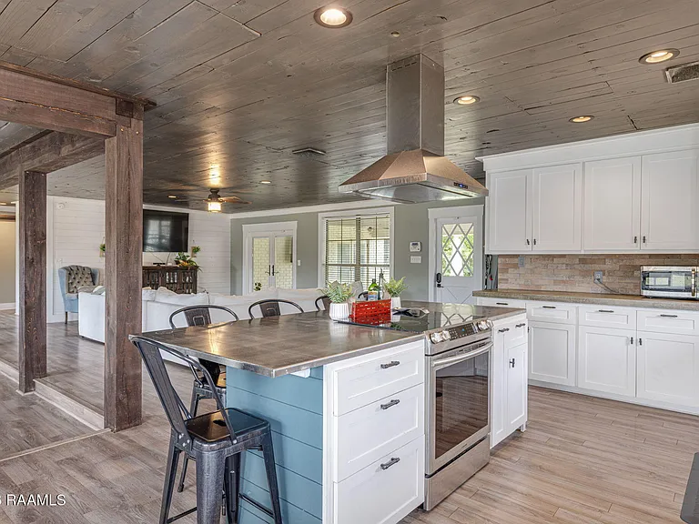 610 E Demanade Dr — Photo 14