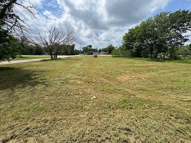 2nd image of Valliant Avenue Highway 70