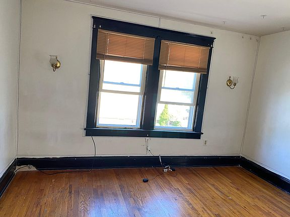 5th image of 1 Knickerbocker Ave APT 2