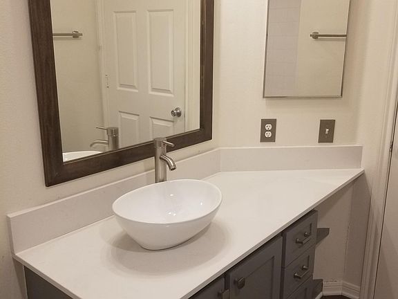 4th image of 2320 Gracy Farms Ln APT 521