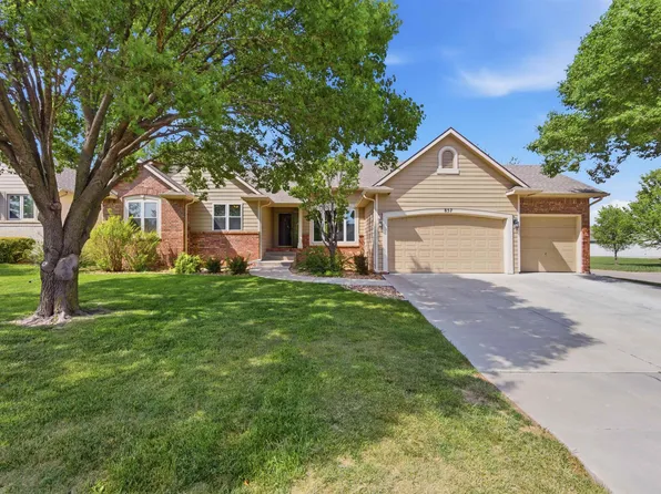 857 N Crest Ct, Wichita, KS 67206