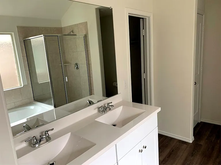 2444 Larimar Dr — Photo 21