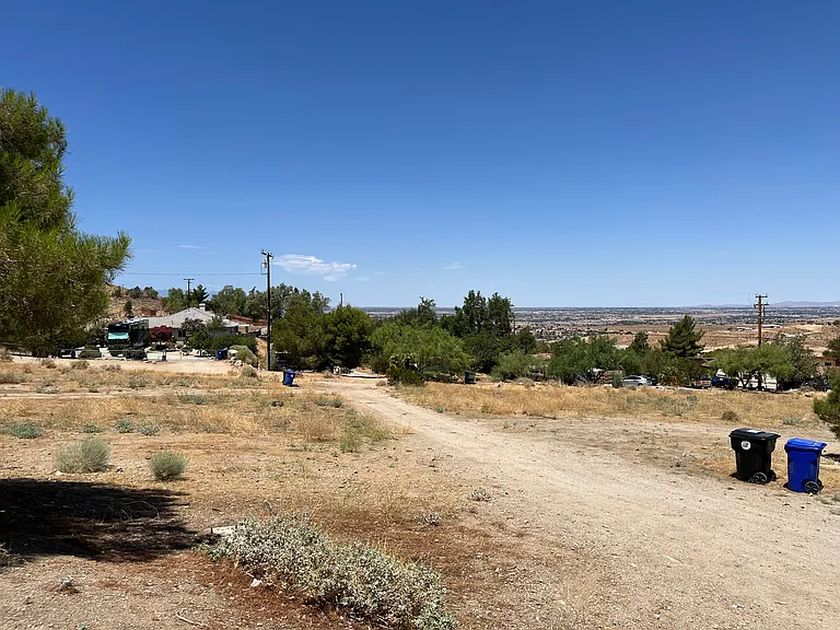 Buena Vista St — Photo 27