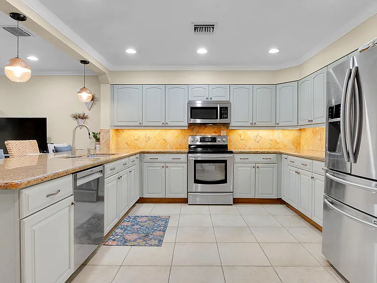 22860 Ironwedge Dr — Photo 25