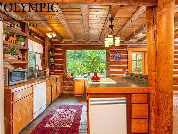 3rd image of 10917 Cowlitz Dr SE