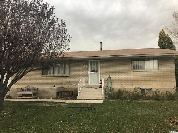 2nd image of 727 N Mitchell Dr