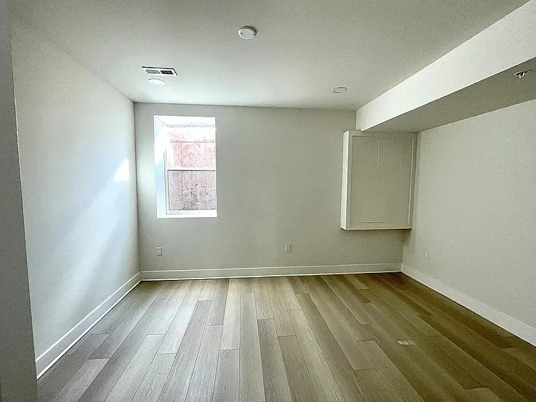 2511 E Tioga St #F8 — Photo 16