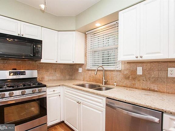 2nd image of 580 Livezey St