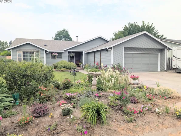 10408 S East St, Island City, OR 97850