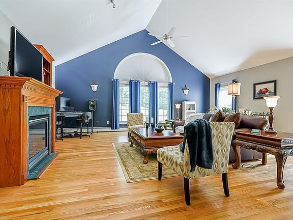 3rd image of 31 Merrill Road